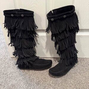 Minnetonka 5 Layer Fringe Boots